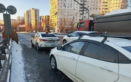 Hyundai Solaris II рестайлинг, 2016 год, 400 000 рублей, 2 фотография