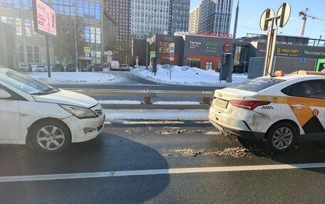 Hyundai Solaris II рестайлинг, 2016 год, 400 000 рублей, 5 фотография