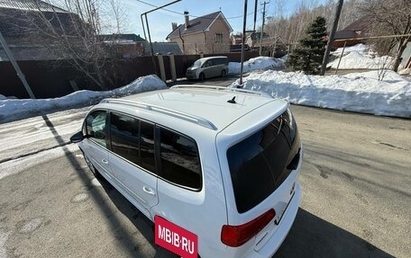 Volkswagen Touran III, 2012 год, 1 280 000 рублей, 24 фотография