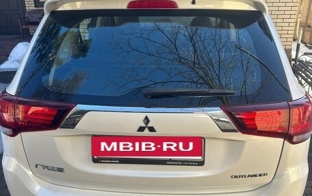 Mitsubishi Outlander III рестайлинг 3, 2022 год, 2 490 000 рублей, 11 фотография