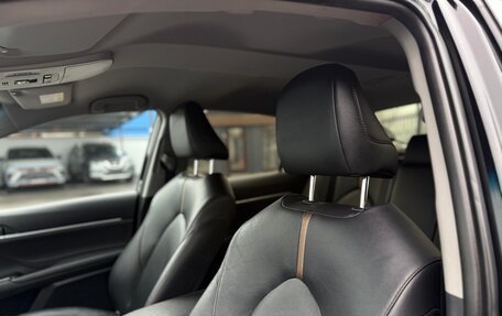 Toyota Camry, 2020 год, 2 950 000 рублей, 11 фотография