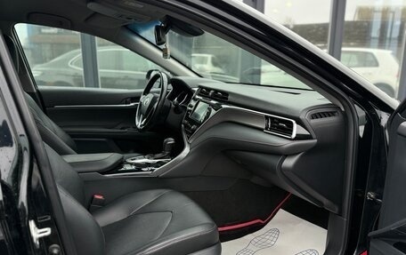 Toyota Camry, 2020 год, 2 950 000 рублей, 17 фотография