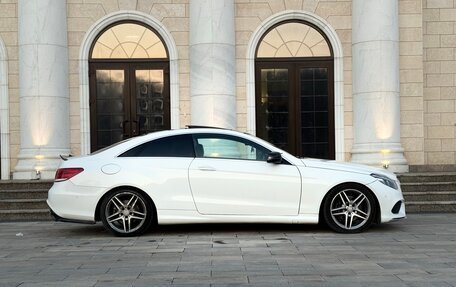 Mercedes-Benz E-Класс, 2015 год, 1 420 000 рублей, 4 фотография