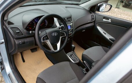 Hyundai Solaris II рестайлинг, 2012 год, 795 000 рублей, 13 фотография