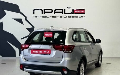 Mitsubishi Outlander III рестайлинг 3, 2017 год, 2 049 900 рублей, 6 фотография