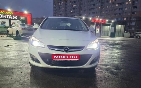 Opel Astra J, 2014 год, 790 000 рублей, 9 фотография