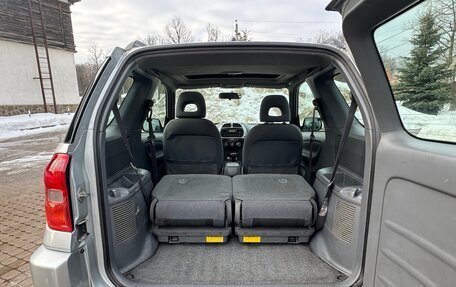 Toyota RAV4, 2001 год, 1 600 000 рублей, 24 фотография