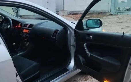 Honda Accord VII рестайлинг, 2003 год, 700 000 рублей, 2 фотография