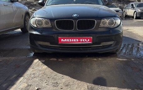 BMW 1 серия, 2011 год, 870 000 рублей, 1 фотография