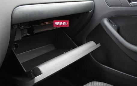 Volkswagen Jetta VI, 2013 год, 1 180 000 рублей, 30 фотография