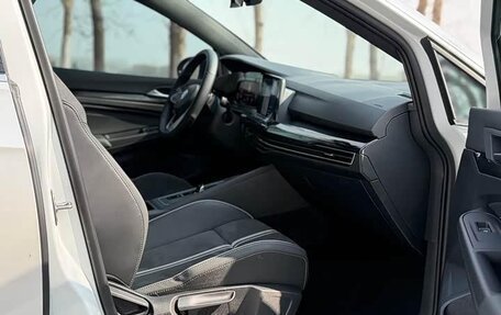 Volkswagen Golf VIII, 2023 год, 1 986 000 рублей, 12 фотография