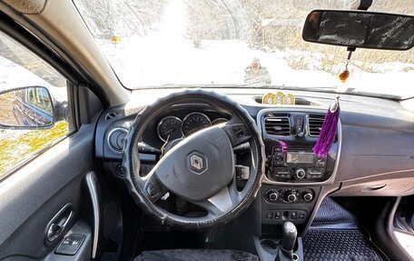 Renault Logan II, 2015 год, 720 000 рублей, 9 фотография