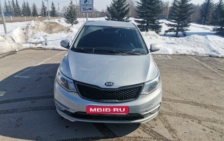 KIA Rio III рестайлинг, 2017 год, 1 380 000 рублей, 2 фотография