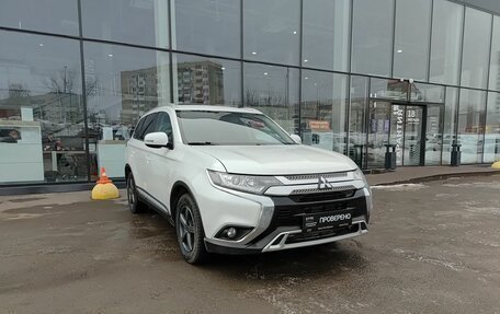 Mitsubishi Outlander III рестайлинг 3, 2021 год, 2 704 000 рублей, 3 фотография