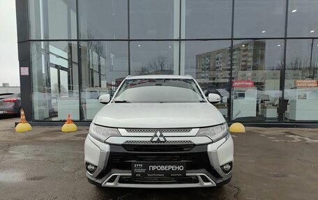 Mitsubishi Outlander III рестайлинг 3, 2021 год, 2 704 000 рублей, 2 фотография
