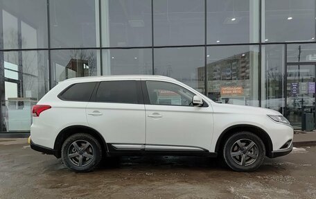 Mitsubishi Outlander III рестайлинг 3, 2021 год, 2 704 000 рублей, 5 фотография