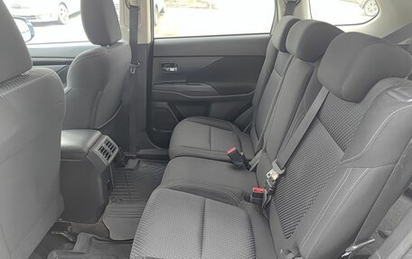 Mitsubishi Outlander III рестайлинг 3, 2021 год, 2 704 000 рублей, 15 фотография