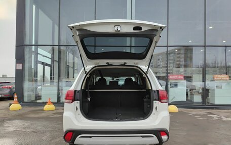 Mitsubishi Outlander III рестайлинг 3, 2021 год, 2 704 000 рублей, 12 фотография