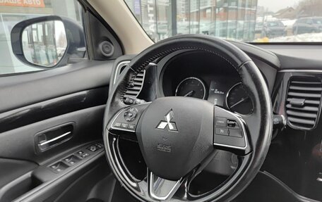 Mitsubishi Outlander III рестайлинг 3, 2021 год, 2 704 000 рублей, 23 фотография