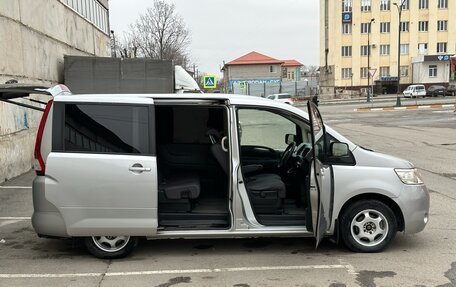 Nissan Serena III, 2005 год, 1 150 000 рублей, 13 фотография