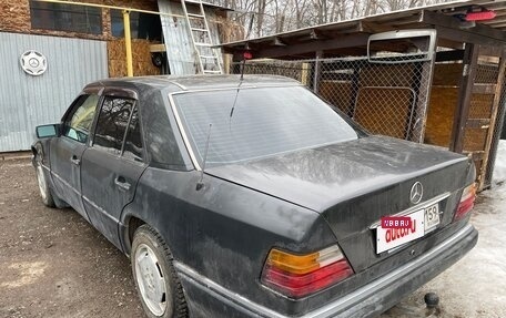 Mercedes-Benz E-Класс, 1993 год, 330 000 рублей, 2 фотография