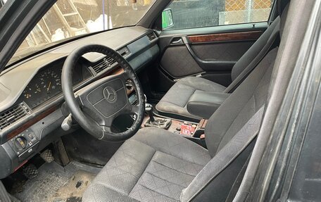 Mercedes-Benz E-Класс, 1993 год, 330 000 рублей, 7 фотография