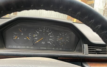 Mercedes-Benz E-Класс, 1993 год, 330 000 рублей, 8 фотография