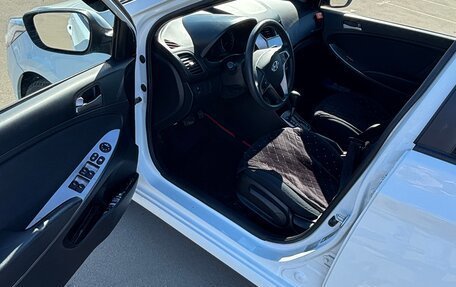 Hyundai Solaris II рестайлинг, 2015 год, 1 170 000 рублей, 2 фотография