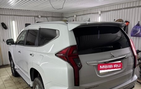 Mitsubishi Pajero Sport III рестайлинг, 2020 год, 4 500 000 рублей, 4 фотография