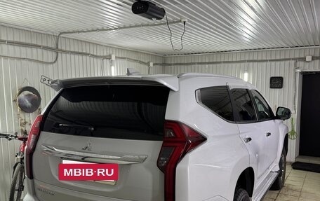 Mitsubishi Pajero Sport III рестайлинг, 2020 год, 4 500 000 рублей, 5 фотография