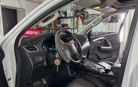 Mitsubishi Pajero Sport III рестайлинг, 2020 год, 4 500 000 рублей, 10 фотография