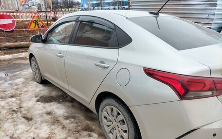 Hyundai Solaris II рестайлинг, 2021 год, 1 670 000 рублей, 4 фотография