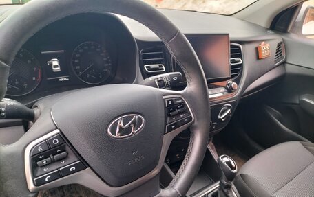 Hyundai Solaris II рестайлинг, 2021 год, 1 670 000 рублей, 6 фотография