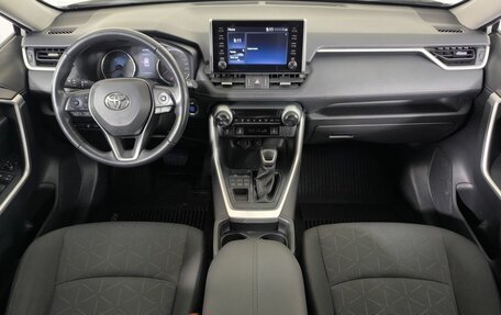 Toyota RAV4, 2021 год, 3 200 000 рублей, 12 фотография