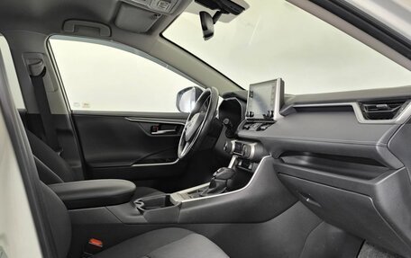 Toyota RAV4, 2021 год, 3 200 000 рублей, 11 фотография