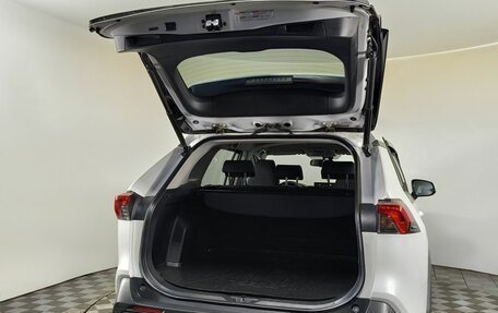 Toyota RAV4, 2021 год, 3 200 000 рублей, 16 фотография