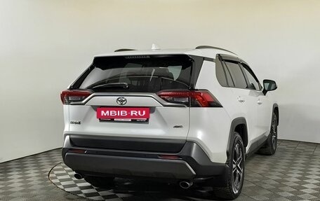 Toyota RAV4, 2021 год, 3 200 000 рублей, 4 фотография