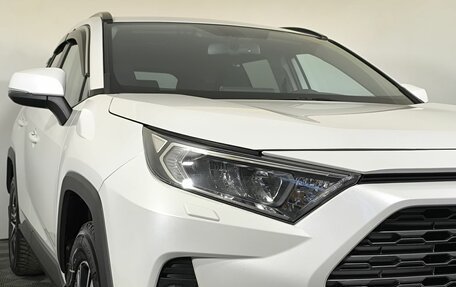 Toyota RAV4, 2021 год, 3 200 000 рублей, 19 фотография