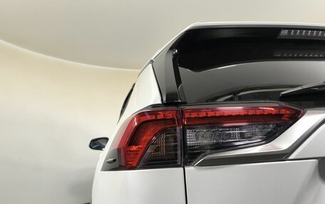 Toyota RAV4, 2021 год, 3 200 000 рублей, 18 фотография