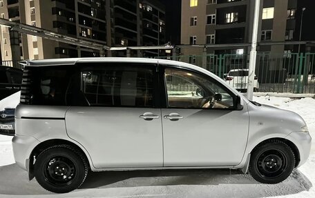 Toyota Sienta I, 2005 год, 800 000 рублей, 3 фотография