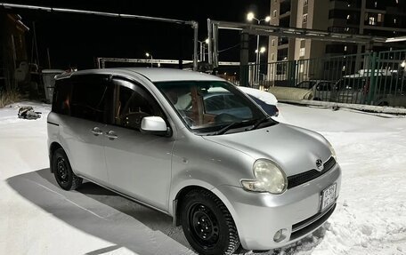 Toyota Sienta I, 2005 год, 800 000 рублей, 13 фотография