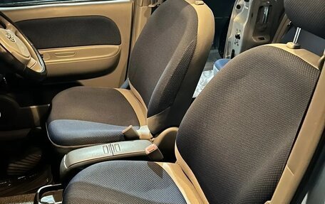 Toyota Sienta I, 2005 год, 800 000 рублей, 10 фотография