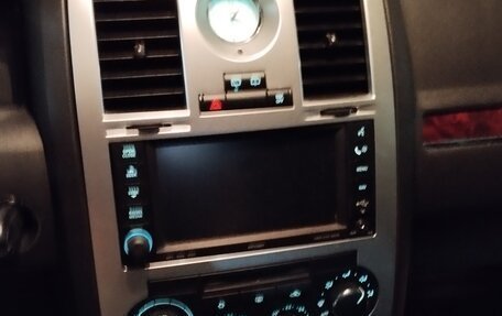 Chrysler 300C II, 2007 год, 1 500 000 рублей, 11 фотография