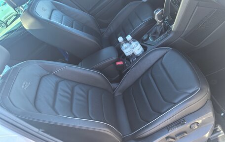 Volkswagen Tiguan II, 2021 год, 3 400 000 рублей, 3 фотография