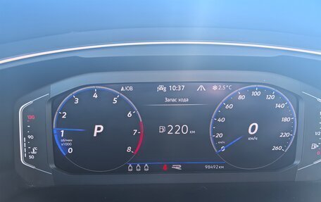 Volkswagen Tiguan II, 2021 год, 3 400 000 рублей, 18 фотография