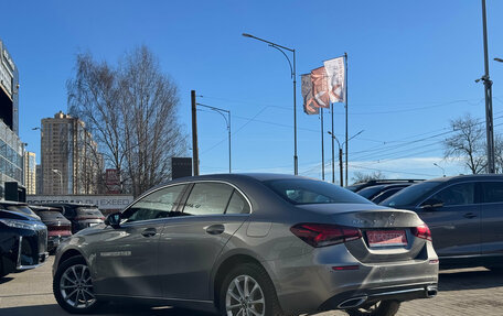 Mercedes-Benz A-Класс, 2019 год, 1 929 000 рублей, 4 фотография