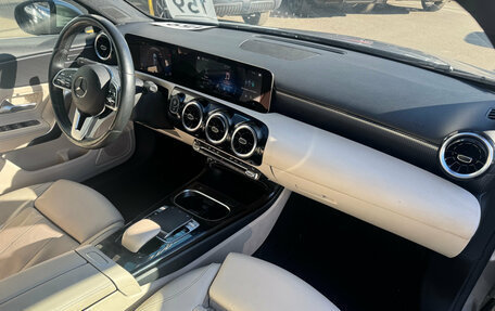 Mercedes-Benz A-Класс, 2019 год, 1 929 000 рублей, 8 фотография