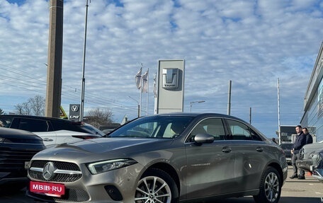 Mercedes-Benz A-Класс, 2019 год, 1 929 000 рублей, 3 фотография