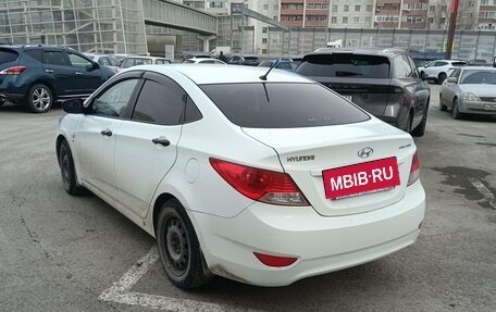 Hyundai Solaris II рестайлинг, 2011 год, 720 000 рублей, 2 фотография