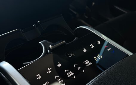 Toyota Camry, 2020 год, 3 290 000 рублей, 10 фотография